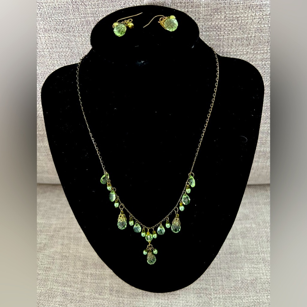 1928 2-piece statement necklace and dangle earrings set in green rhinestone